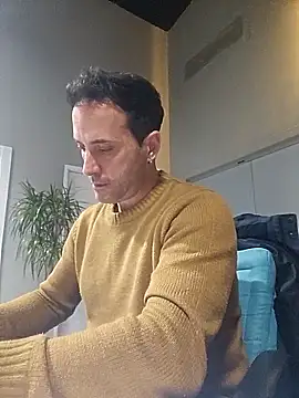 Snapshot of Lucas___81 chatting on January 2026 08:00:01 PM Lucas 81 online show from January 2026 08:00:01 PM