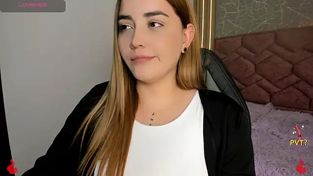 Snapshot of Lucia_star__ chatting on December 2024 10:26:02 PM Lucia star   online show from December 2024 10:26:02 PM