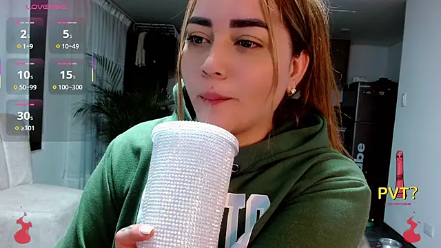 Lucia star   online show from November 2025 01:15:01 AM