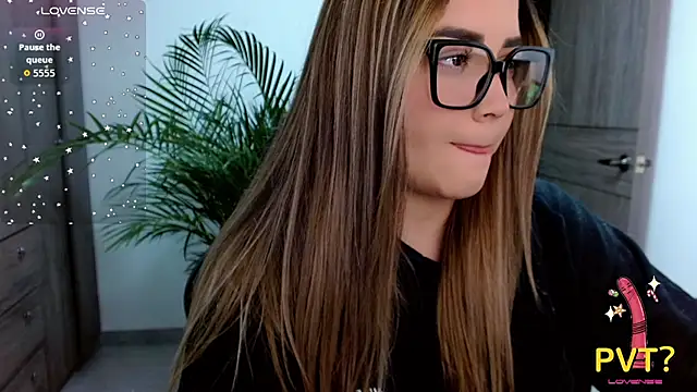 Lucia star   online show from March 2026 11:43:01 PM