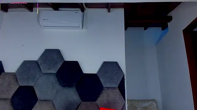 Latrellx7 online show from April 2026 03:45:02 AM