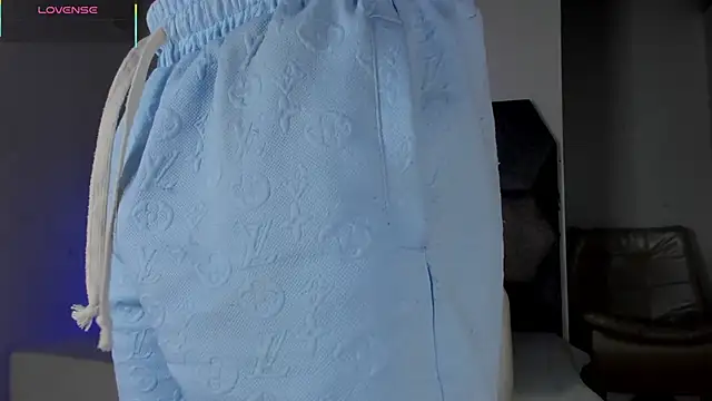 Latrellx7 online show from April 2026 04:08:02 AM