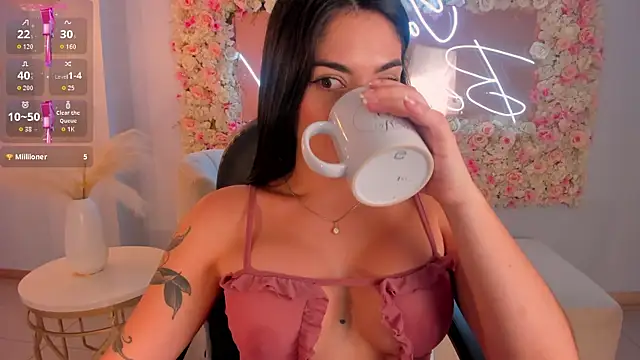 GiaFerrara online show from October 2025 04:24:02 AM