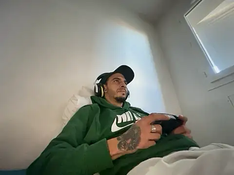 Rebeu313 online show from November 2025 10:31:01 AM