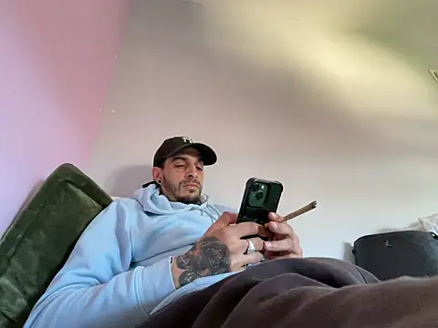 Rebeu313 online show from March 2026 12:18:01 PM