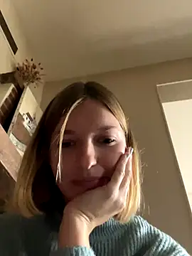 Snapshot of vilaineblonde chatting on October 2025 01:47:02 PM vilaineblonde online show from October 2025 01:47:02 PM