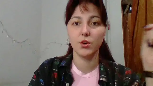 Snapshot of MiaStika chatting on February 2025 05:29:02 PM MiaStika online show from February 2025 05:29:02 PM