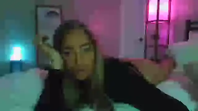 Snapshot of sunshinekisses chatting on January 2025 02:14:01 PM sunshinekisses online show from January 2025 02:14:01 PM