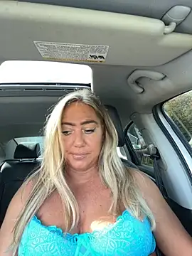 Snapshot of sunshinekisses chatting on October 2025 05:33:01 PM sunshinekisses online show from October 2025 05:33:01 PM