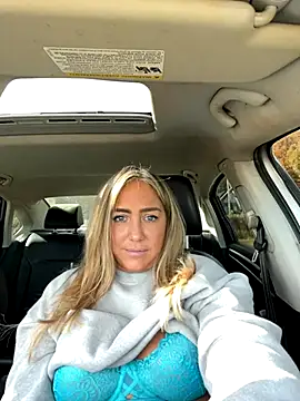 Snapshot of sunshinekisses chatting on October 2025 05:25:02 PM sunshinekisses online show from October 2025 05:25:02 PM