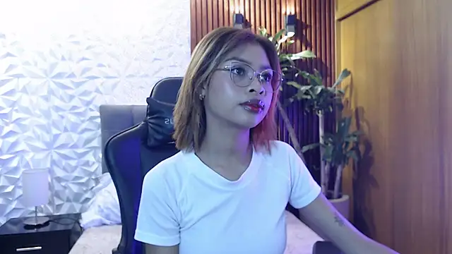 Perla prg online show from February 2025 02:00:02 PM