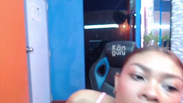 Perla prg online show from February 2025 12:09:02 PM