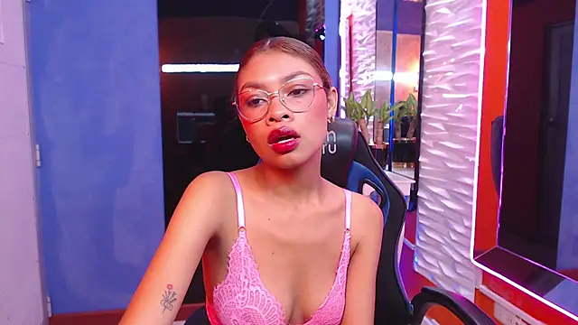 Perla prg online show from February 2025 03:15:02 PM