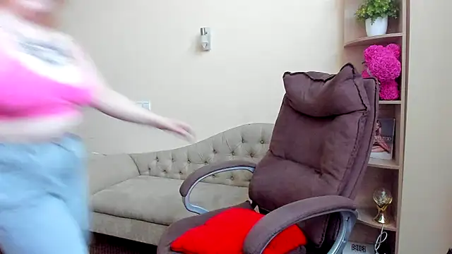 Doliss online show from November 2025 07:06:02 AM