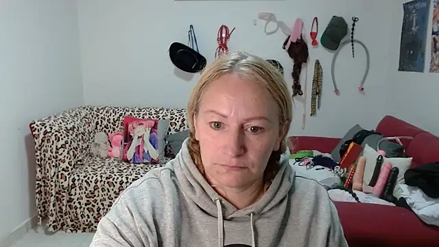 emperabigbootybigass online show from March 2026 12:30:02 PM