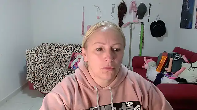 emperabigbootybigass online show from April 2026 12:28:02 PM