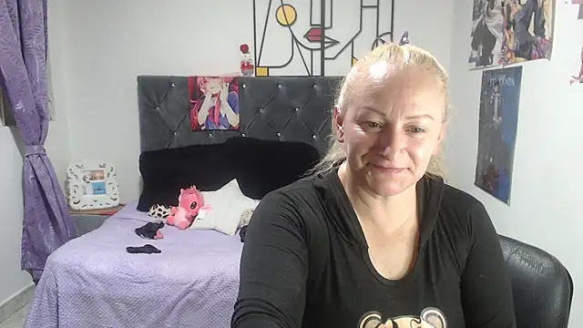Snapshot of emperabigbootybigass chatting on June 2026 12:34:02 AM emperabigbootybigass online show from June 2026 12:34:02 AM
