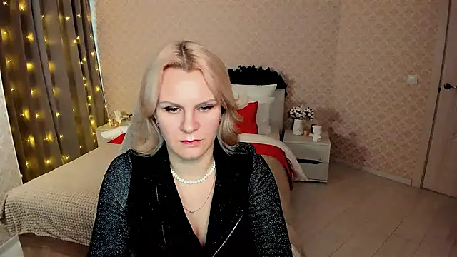 Snapshot of Louisa_Bay chatting on January 2025 07:48:01 AM Louisa Bay online show from January 2025 07:48:01 AM