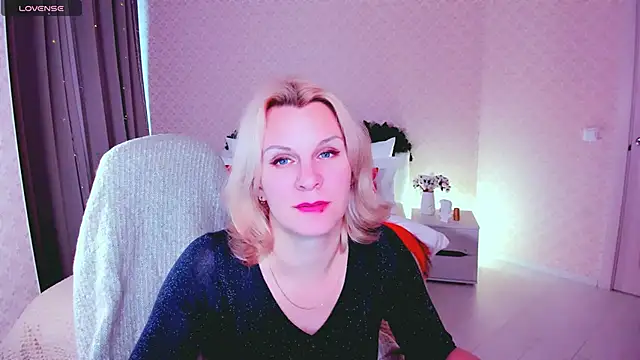 Snapshot of Louisa_Bay chatting on January 2025 11:12:02 AM Louisa Bay online show from January 2025 11:12:02 AM