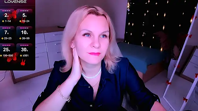 Snapshot of Louisa_Bay chatting on January 2025 07:49:02 AM Louisa Bay online show from January 2025 07:49:02 AM