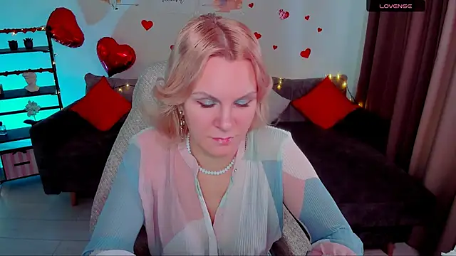 Snapshot of Louisa_Bay chatting on February 2025 08:15:02 AM Louisa Bay online show from February 2025 08:15:02 AM