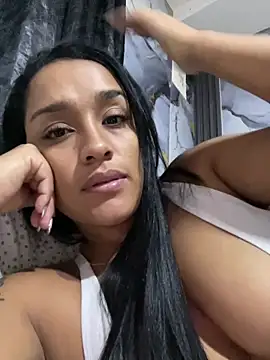 Snapshot of KatalinnaBrown chatting on February 2026 11:04:02 AM KatalinnaBrown online show from February 2026 11:04:02 AM