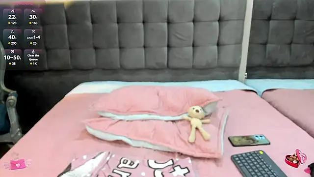 Snapshot of MadameDamn chatting on January 2025 03:23:01 PM MadameDamn online show from January 2025 03:23:01 PM