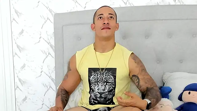 luigiferrara online show from March 2025 02:10:02 AM