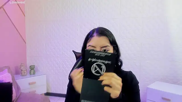 Violetaa diazz online show from February 2026 09:22:02 PM