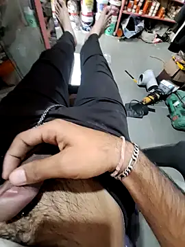 Snapshot of dickerdaddy25 chatting on January 2025 04:43:01 AM dickerdaddy25 online show from January 2025 04:43:01 AM