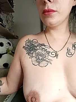 Lola Hale online show from October 2025 05:52:01 PM