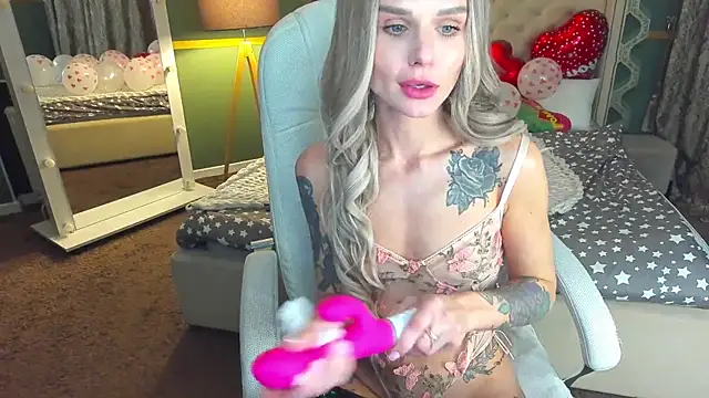 Snapshot of KiraGrayy chatting on February 2025 04:46:01 PM KiraGrayy online show from February 2025 04:46:01 PM