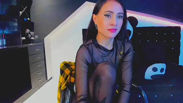 Coral Gibson online show from March 2025 12:35:02 PM