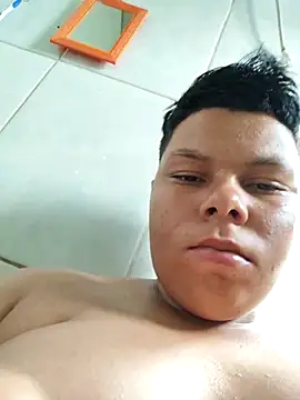 Snapshot of putoso031 chatting on March 2025 06:44:02 PM putoso031 online show from March 2025 06:44:02 PM