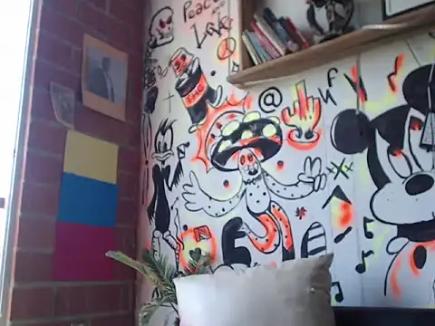 Snapshot of roystonee01 chatting on September 2025 05:37:01 PM roystonee01 online show from September 2025 05:37:01 PM