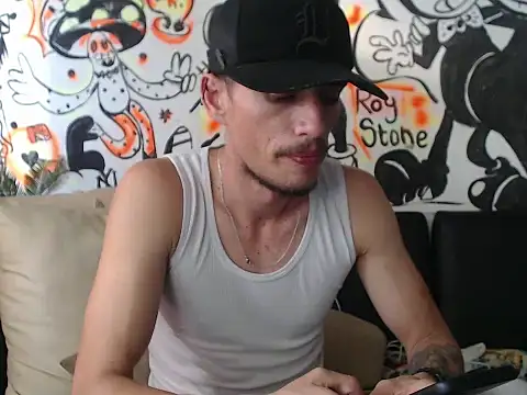 Snapshot of roystonee01 chatting on October 2025 09:01:01 PM roystonee01 online show from October 2025 09:01:01 PM