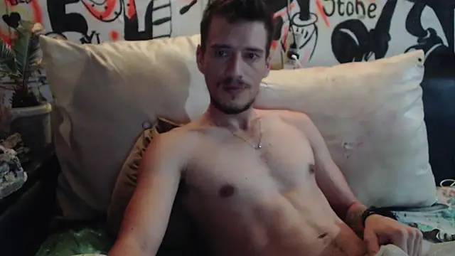 Snapshot of roystonee01 chatting on October 2025 10:27:02 AM roystonee01 online show from October 2025 10:27:02 AM