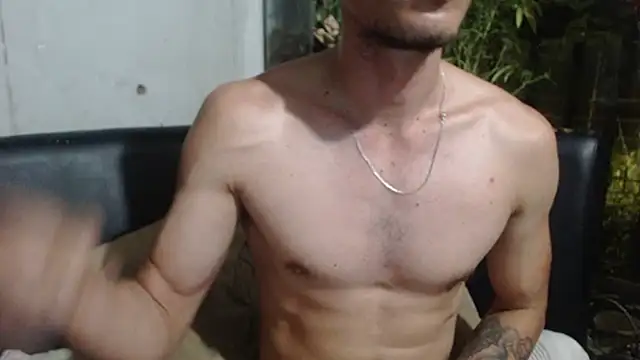 roystonee01 online show from November 2025 03:15:01 AM