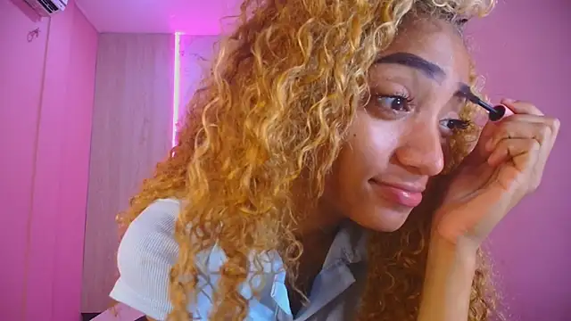 Charlotte Love10 online show from October 2025 12:02:02 PM