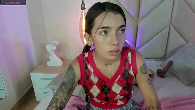 Mollymoon1 online show from December 2024 12:02:01 AM