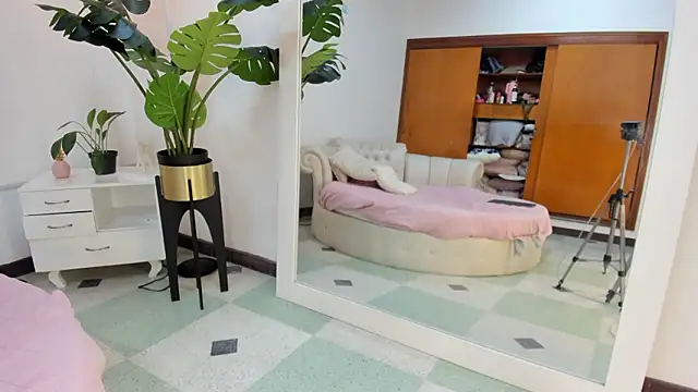 Snapshot of Mollymoon1 chatting on February 2026 08:03:02 PM Mollymoon1 online show from February 2026 08:03:02 PM