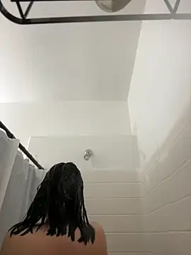 AlyssiaAmoreXO online show from December 2025 04:25:01 PM