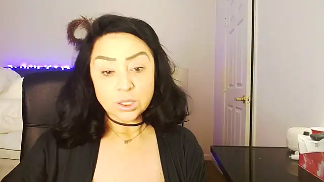 Snapshot of AlyssiaAmoreXO chatting on May 2026 08:27:02 PM AlyssiaAmoreXO online show from May 2026 08:27:02 PM