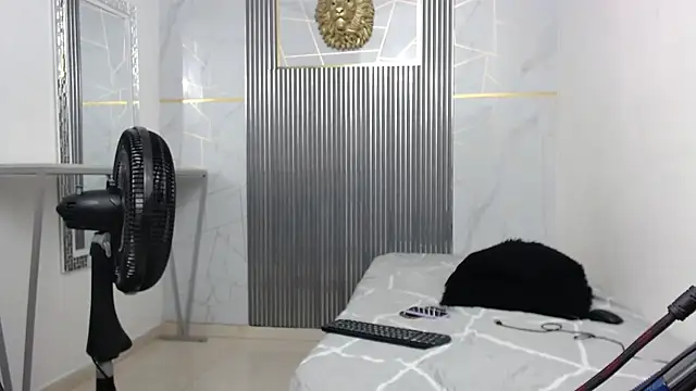 Snapshot of Celestial_Queen_ chatting on May 2026 02:45:01 PM Celestial Queen online show from May 2026 02:45:01 PM