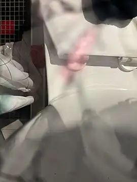 lescro95  online show from February 2026 03:21:01 PM