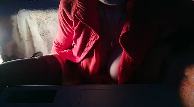 VeneRed online show from March 2025 05:29:01 PM