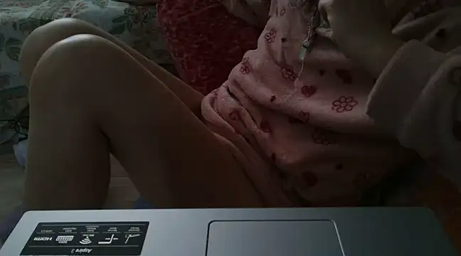 VeneRed online show from March 2025 03:45:02 PM