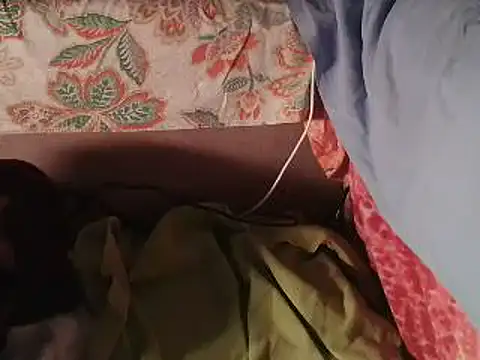 VeneRed online show from March 2025 10:06:02 PM