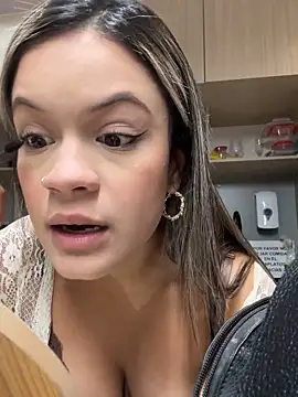 Alisha-Bond online show from September 2025 11:04:02 PM