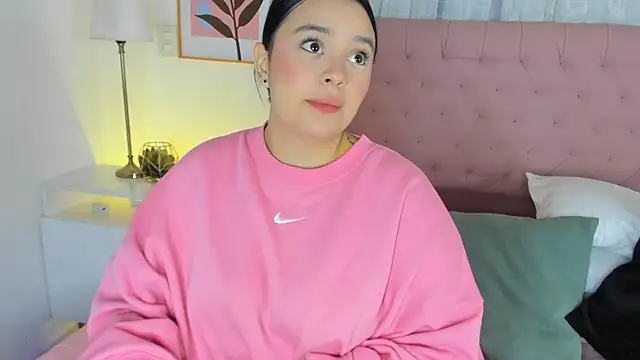 Cristal Cutte online show from January 2025 12:04:02 PM